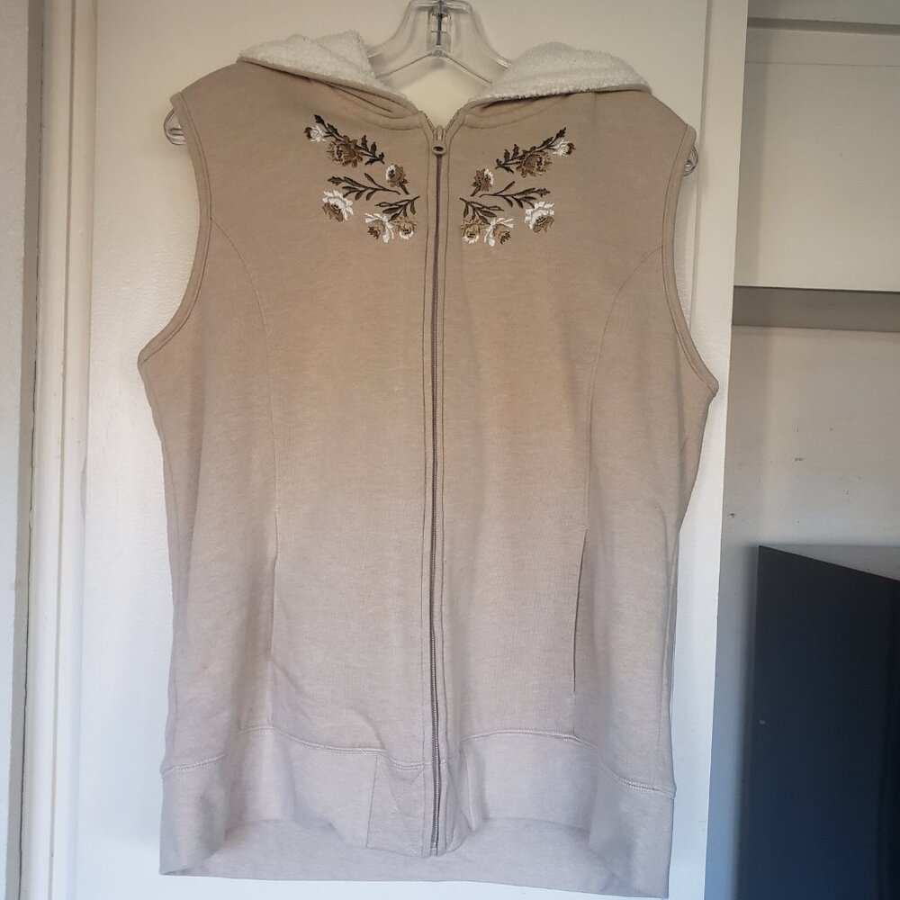Basic Edition Cream Sheepskin lined Size Large